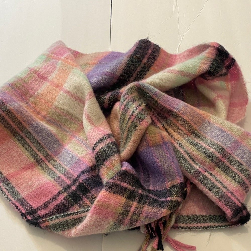 Steve Madden Blanket Style Colourful Plaid Soft and Cozy Scarf